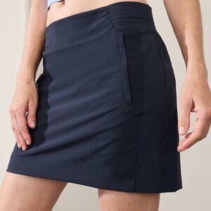 Athleta Brooklyn Mid Rise 16 Skort - Navy Blue size 4
